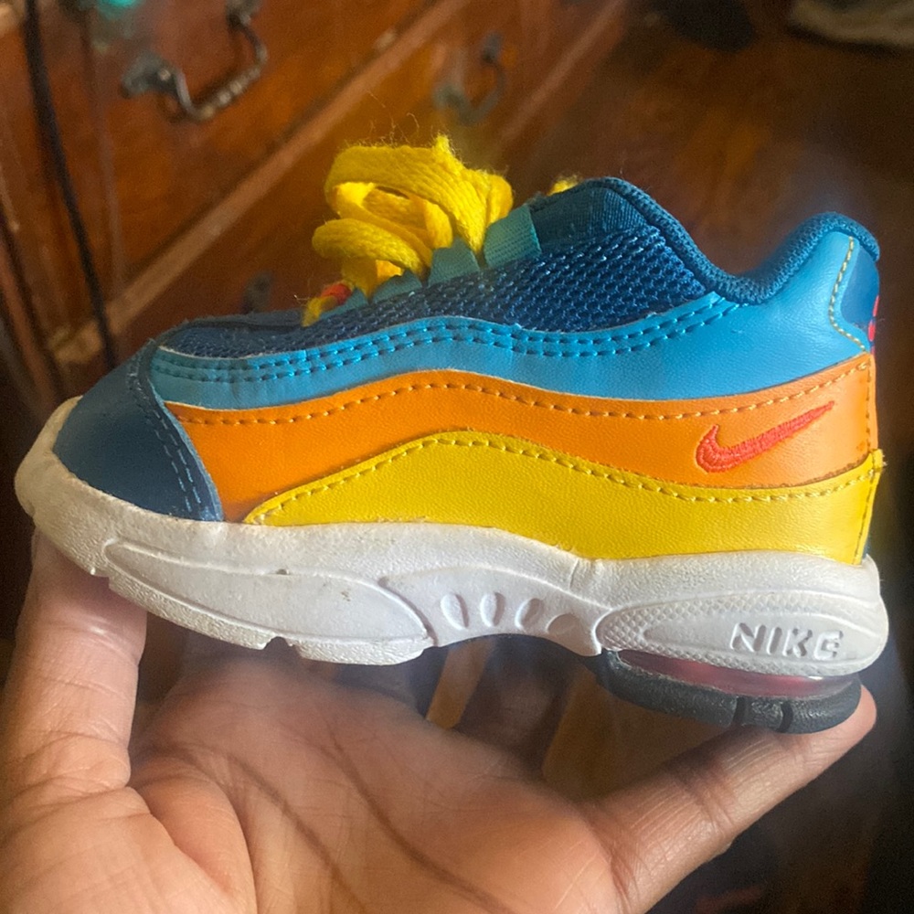 Like new Nike sneakers